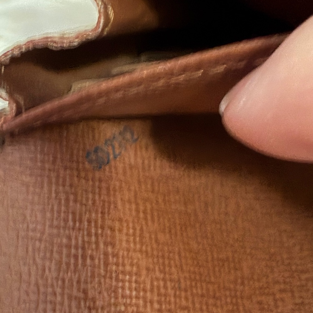 Louis Vuitton Sarah wallet - Picture 14 of 16